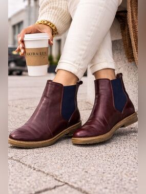 Tommy Hilfiger Twitza Leather Chelsea Boots Burgundy Women’s 7M